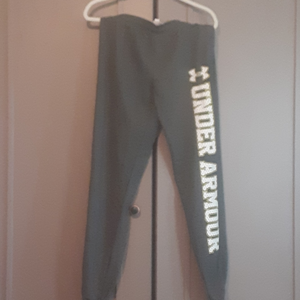 Under armour sweatpants size medium